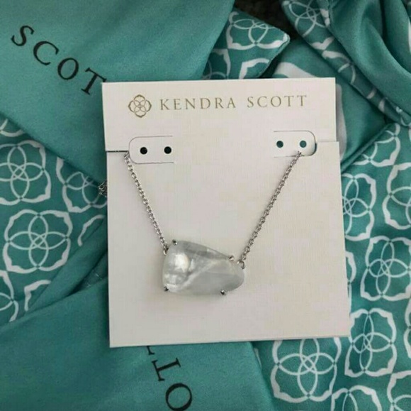 Kendra Scott Jewelry - Kendra Scott Isla Necklace